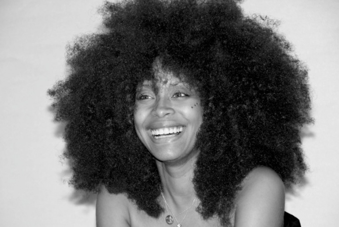 Erykah Badu wystąpiła incognito na Times Square. Zarobiła niecałe 4$