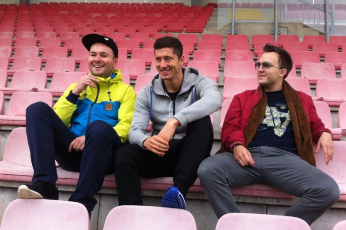 Kuba Wojewódzki krytykuje pomysłodawców akcji „Wyloguj się do życia”. Ten Typ Mes odpowiada