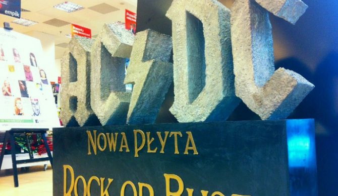 AC/DC platynowe dwa dni po premierze