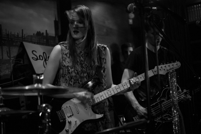 Agyness B. Marry „Break Up Breakdown” (video)