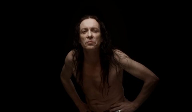 Titus z Acid Drinkers w nowym klipie Nataszy Urbańskiej