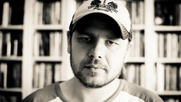 Czego dziś boją się radiowcy? Felieton + playlista Artura Rawicza