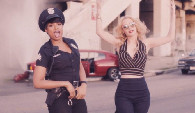 Iggy Azalea i Jennifer Hudson w klipie do „Trouble”