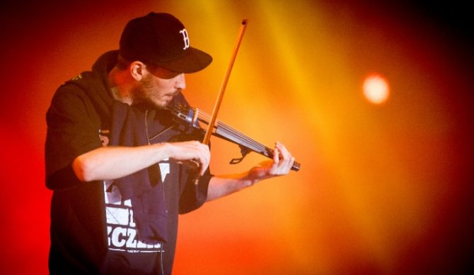 O.S.T.R.: „Jak słyszę melodię, wiem, co do tego zarapować”