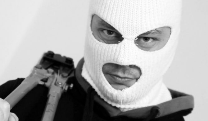 Obywatel MC – „Przybłędy” ft. Rybson (wideo)