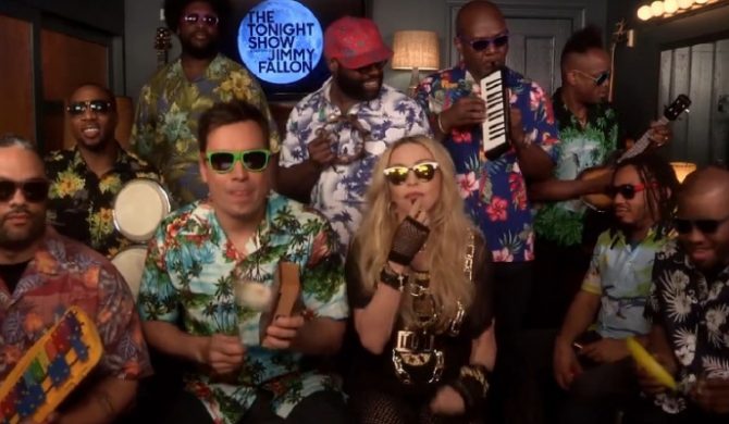 Na wakacje z Madonną, Fallonem i The Roots