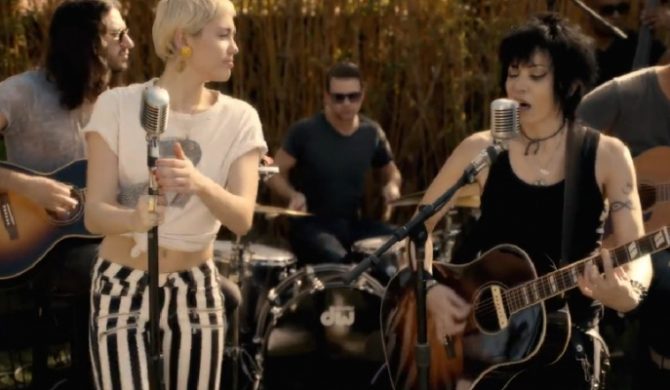 Miley Cyrus wystąpiła z Joan Jett (wideo)