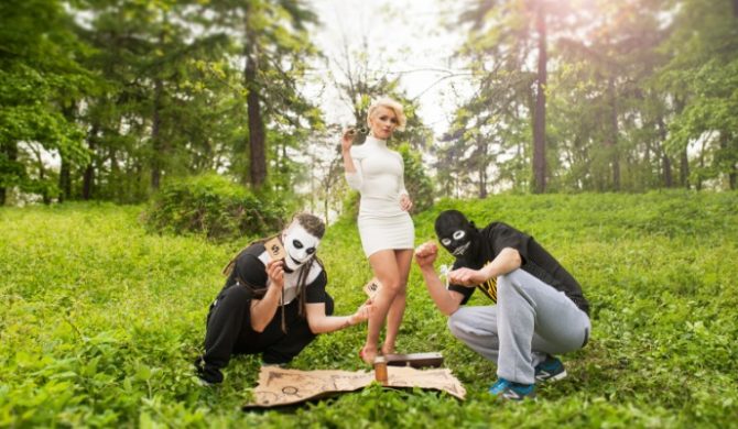 Kleszcz, DiNO i Lilu zapraszają na „Spacer” (wideo)