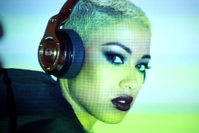 Energiczna i zmysłowa Kazadi. Singiel z drugiej płyty już w sieci (wideo)