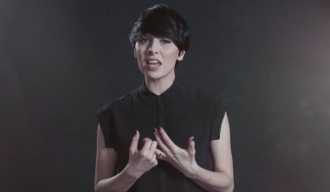 „Na pozór” – Tatiana Okupnik w hołdzie zmarłemu przyjacielowi (wideo)