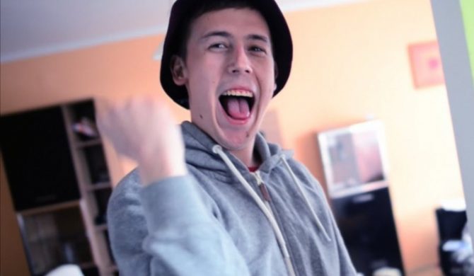 „Pierwszy raz” – Ten Typ Mes i Rybas w nowym kawałku Leha