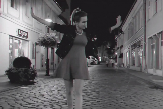 „Szklanki w górę” – Ad.M.a remiksuje kawałek WdoWy