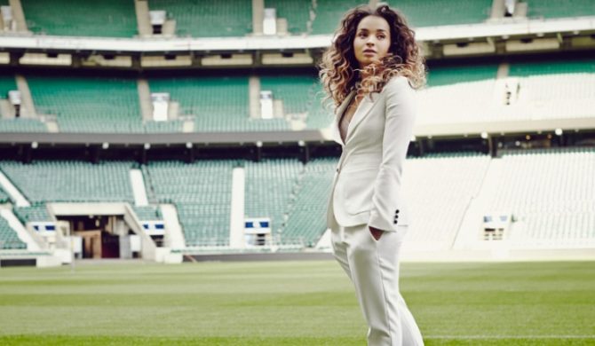 Ella Eyre charytatywnie dla brytyjskich rugbystów