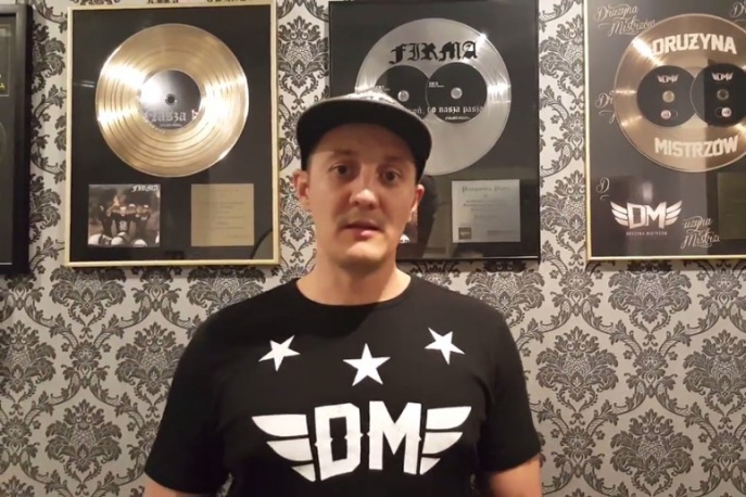 Roman Bosski: „Pomyliłeś sobie miasto, pomyliłeś rapera. Nie przypominam sobie, żebym wprowadzał embarga”