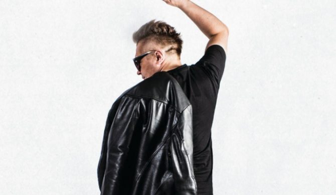 Muniek Staszczyk: „Pop chiński jest jeszcze bardziej gówniany niż ten w Polsce. Takie karaoke”