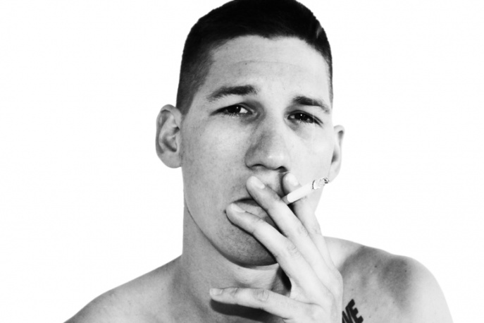 „Nie ma emocji, to nie ma rapu” – rozmowa z Kubą Knapem