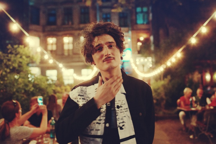 Skłaniamy się w stronę „szaleństwa”, choć jest to z naszej strony zbyt grzeczne. Rozmowa z Dawidem Podsiadło