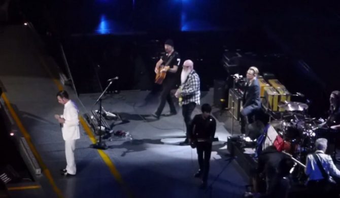 Eagles Of Death Metal wrócili do Paryża. Grupa wystąpiła u boku U2