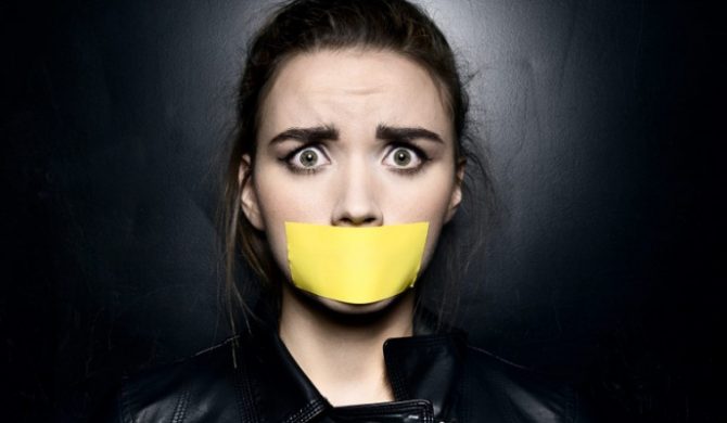 Iza Lach ponownie śpiewa po polsku