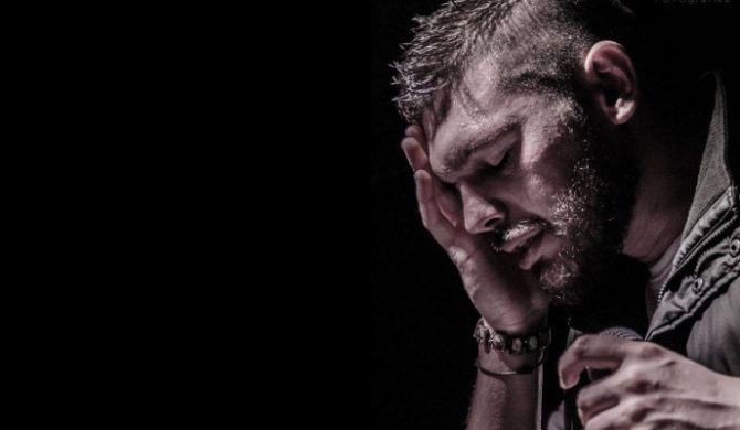 Tau napisze autobiografię