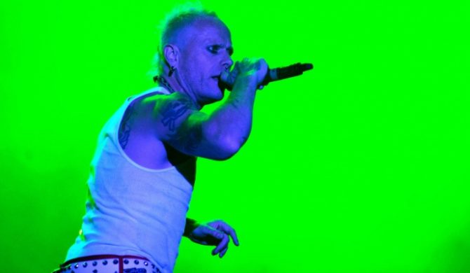 Grupa hakerska Anonymous grozi wokaliście The Prodigy