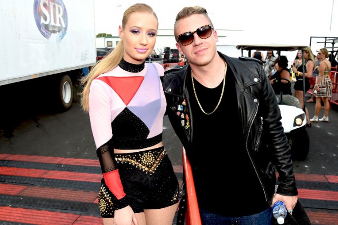 Macklemore nawija o Iggy Azalei. Ta się obraża, a Talib Kweli szydzi