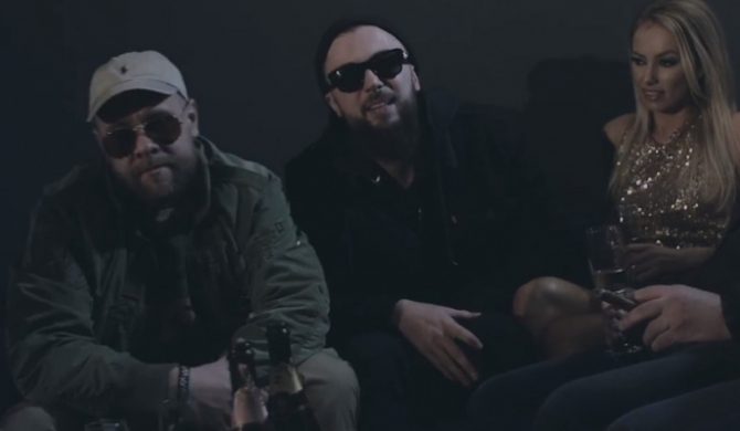 „Big Poppa” – Tede i Słowik w klipie Malika Montany