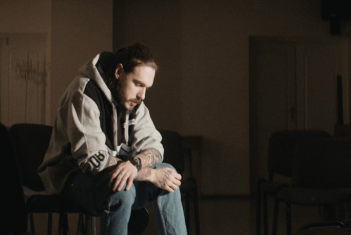 Miuosh – „Po drugiej stronie” ft. The Voices (wideo)