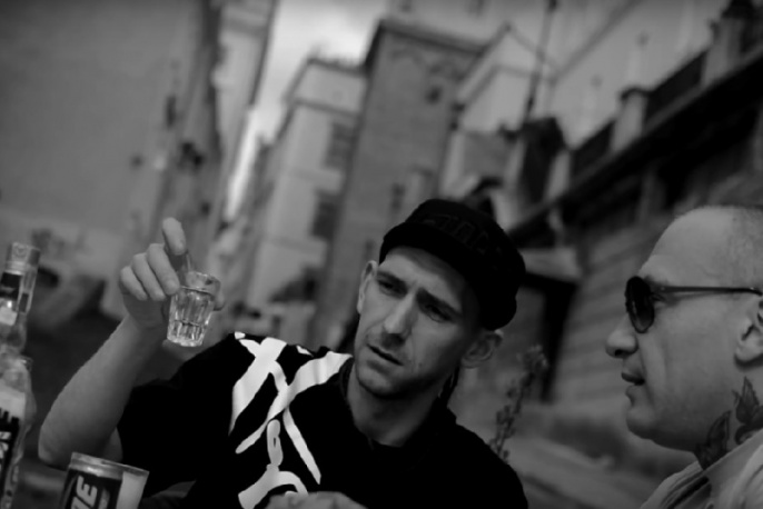 „Nie lubia pić” – Rena w nowym klipie Wu