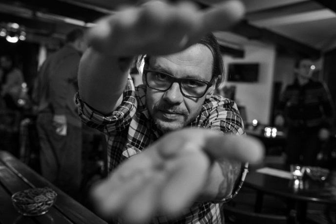 Artur Rawicz: Im więcej słucham radia, tym bardziej chce mi się rzygać (felieton)