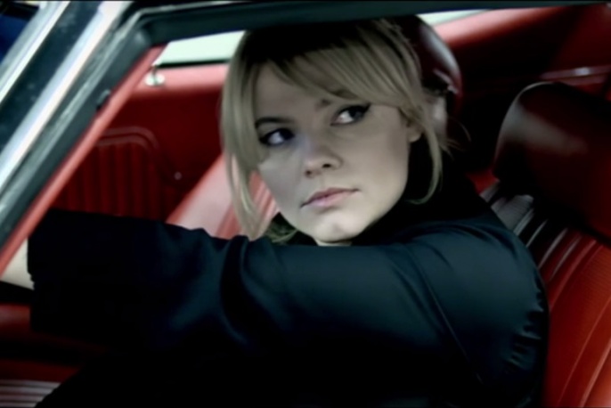 Ania Dąbrowska – „W głowie” – nowy teledysk