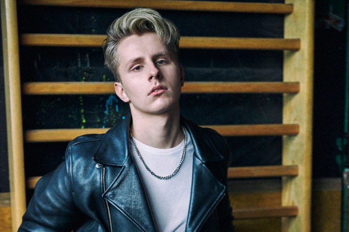 Piotr Zioła – „W ciemno” – nowy teledysk