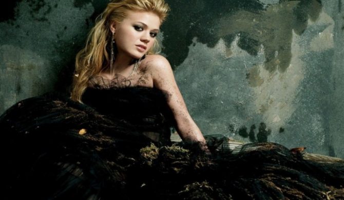 Kelly Clarkson będzie nagrywać