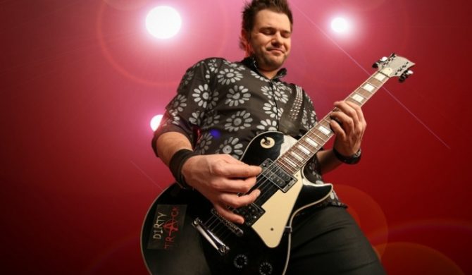 Polski pop: Tomasz Karolak – „Emo song” [video]