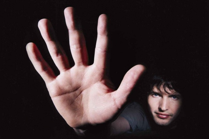 James Blunt w rozbieranej sesji?