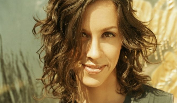 Alanis Morissette lubi sobie przyjarać