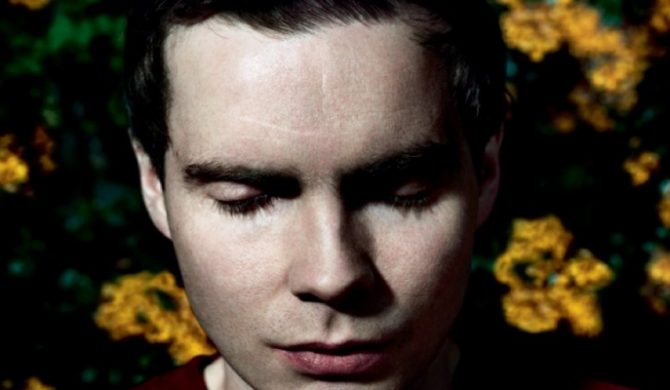 Wokalista Sigur Rós solo