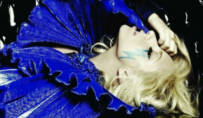 Lady GaGa traci na koncertach