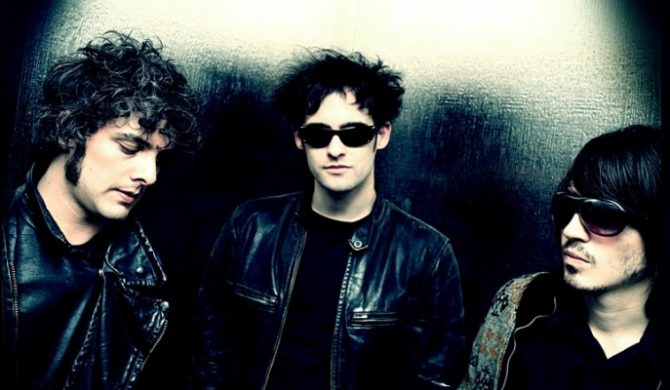 Black Rebel Motorcycle Club – „Beat The Devil`s Tatoo”