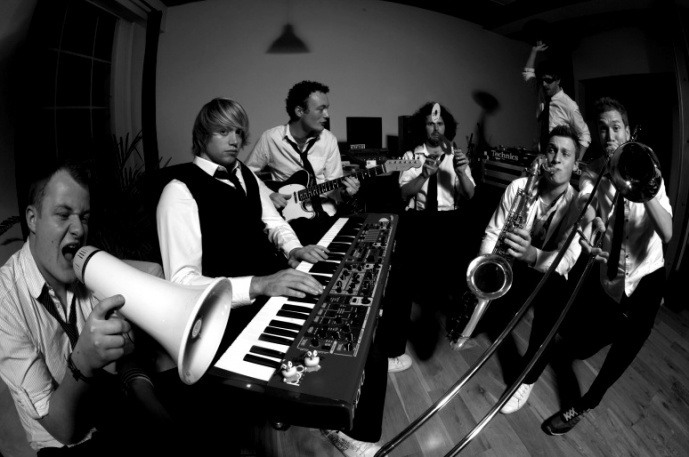 6ix Toys i Mama Selita w Powiększeniu