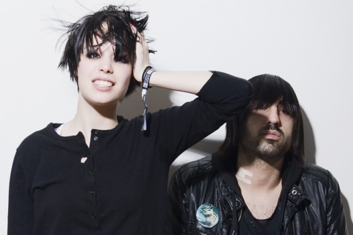 Nowy album Crystal Castles już do kupienia