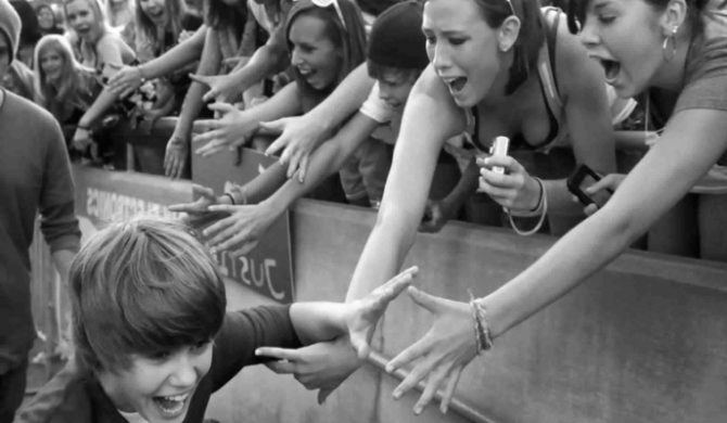 Bieberomania w Sydney [video]